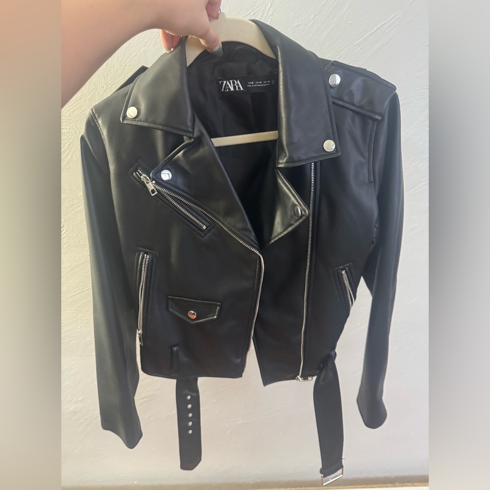 Zara Women's Sleek Black Biker Jacket